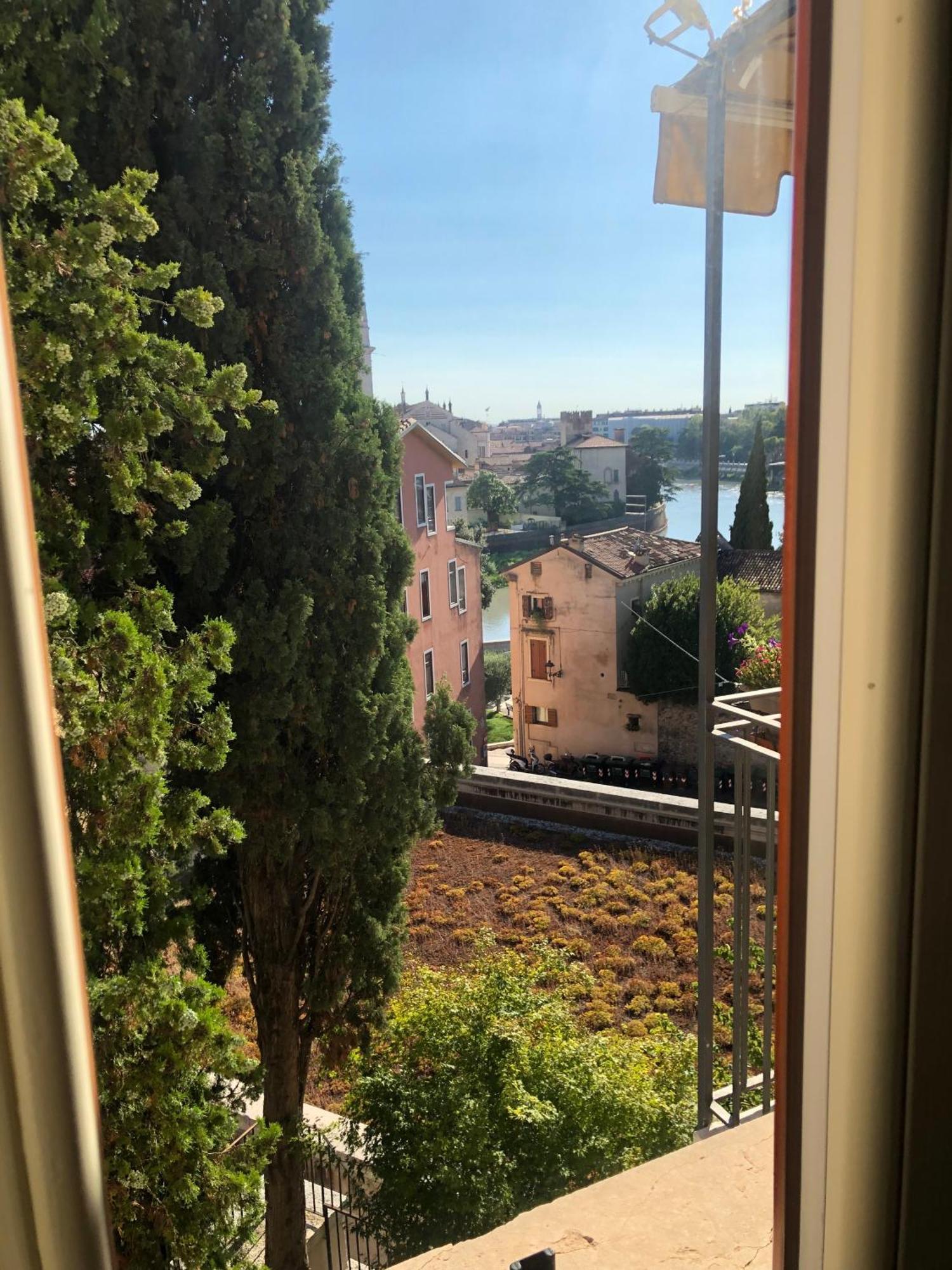 Relais Colle San Pietro Bed and Breakfast Verona Exteriör bild